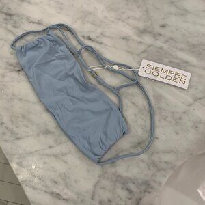 Siempre Golden. Nostalgia Set in Sky Blue. Small